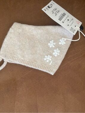 Zara Cream Knit Baby Hat with White Floral Detail